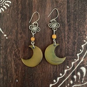 Unique, handmade crescent moon 🌙 earrings from Mexico